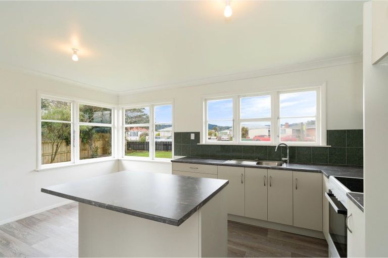 Photo of property in 17 Bartholomew Road, Levin, 5510