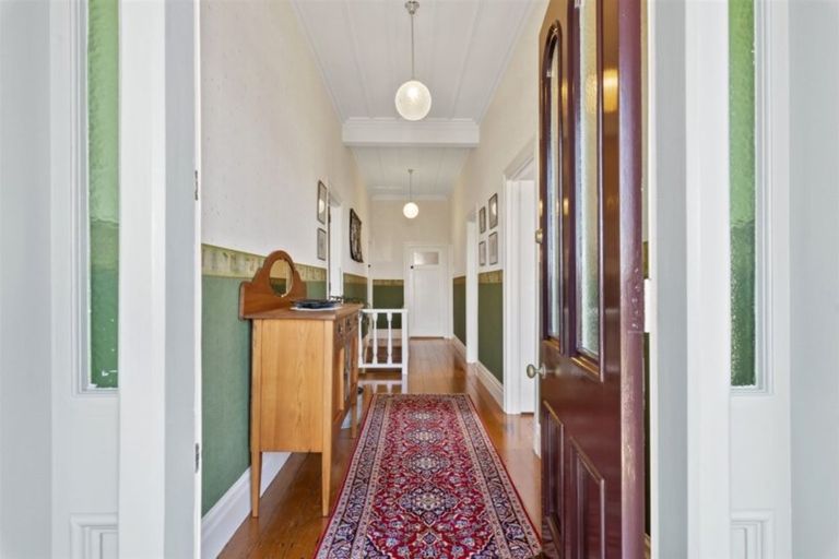 Photo of property in 5 St Aubyn Street, Devonport, Auckland, 0624