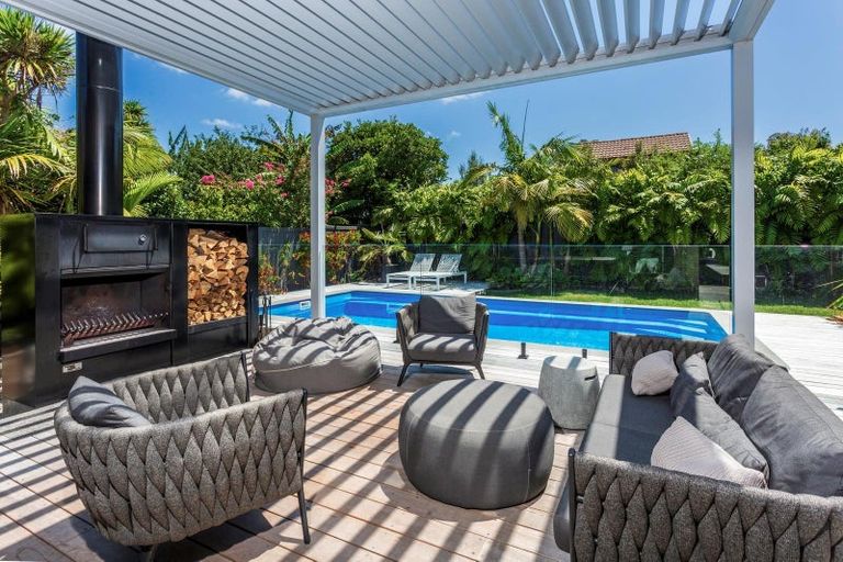 Photo of property in 11 Cheltenham Road, Devonport, Auckland, 0624