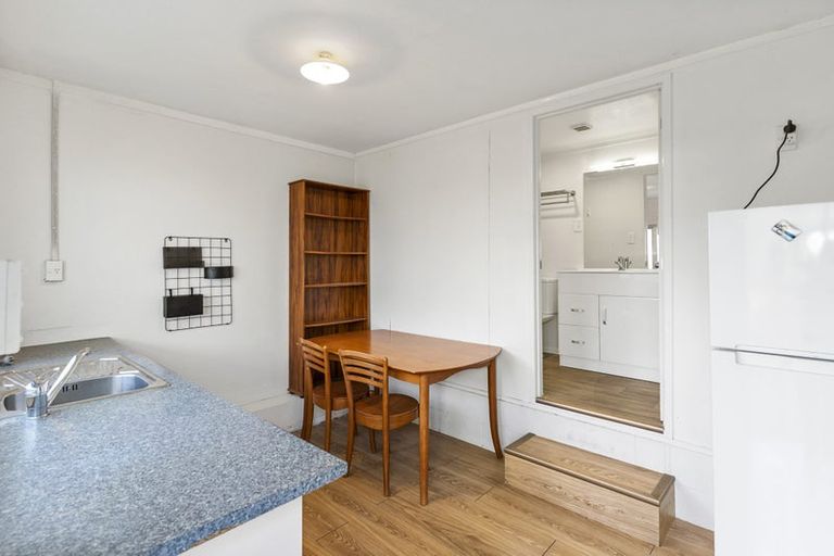 Photo of property in 1/6 Ellice Road, Totara Vale, Auckland, 0629