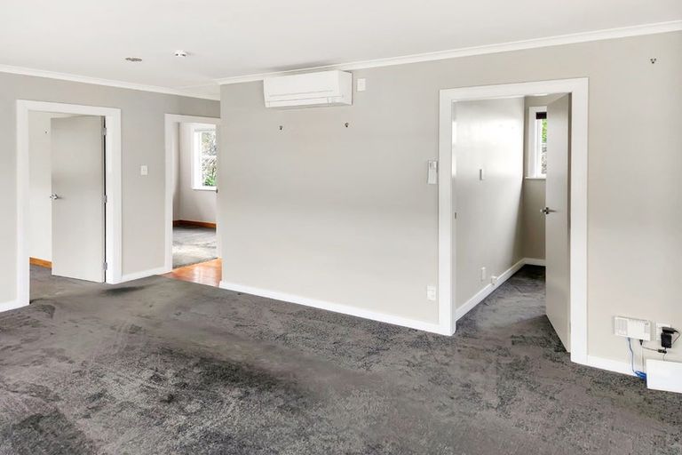Photo of property in 1 Fleet Grove, Korokoro, Lower Hutt, 5012