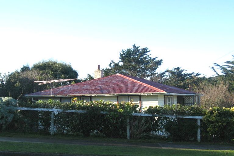 Photo of property in 141 Castor Crescent, Cannons Creek, Porirua, 5024