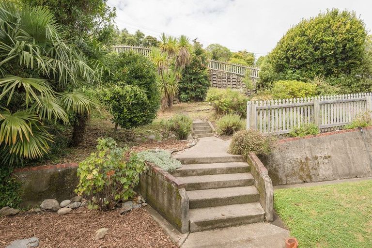 Photo of property in 19 Rangiora Terrace, Tahunanui, Nelson, 7011