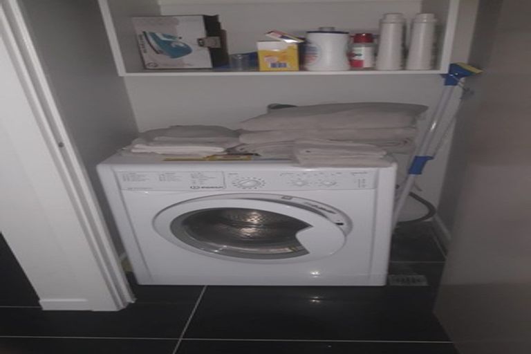 Photo of property in Frame Apartments, 903/111 Molesworth Street, Thorndon, Wellington, 6011