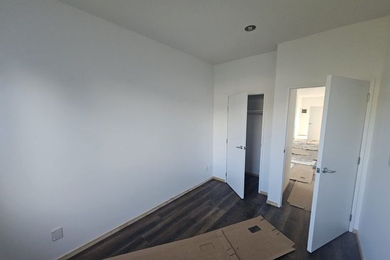 Photo of property in 25 Buckingham Crescent, Manukau, Auckland, 2025