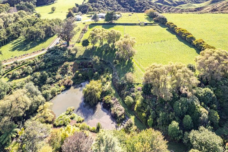 Photo of property in 16 Tokomaru Road West, Brunswick, Whanganui, 4571