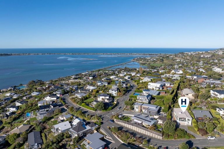 Photo of property in 320 Cannon Hill Crescent, Mount Pleasant, Christchurch, 8081