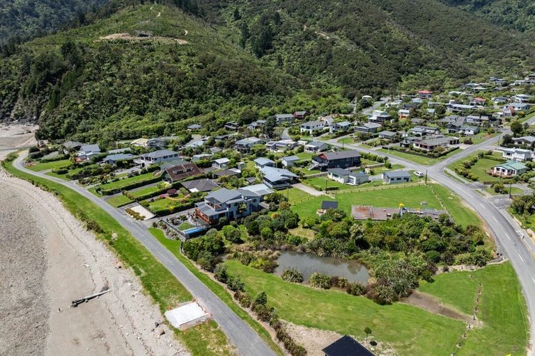 Photo of property in 11 Okiwi Crescent, Okiwi Bay, French Pass, 7193