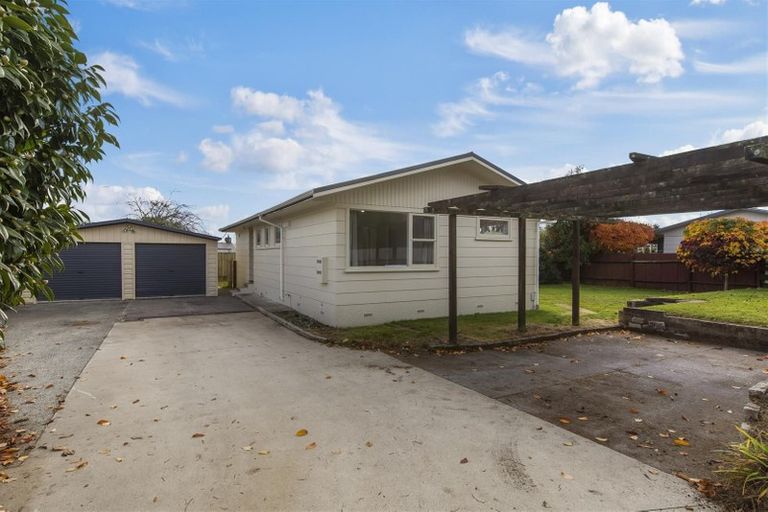 Photo of property in 8 Thackeray Place, Owhata, Rotorua, 3010