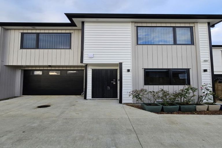 Photo of property in 83b Hutchinsons Road, Bucklands Beach, Auckland, 2014