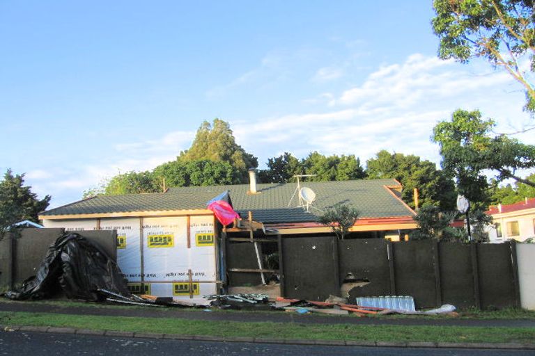 Photo of property in 15 Elsted Place, Goodwood Heights, Auckland, 2105