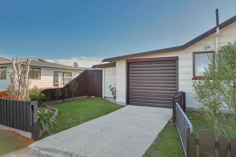 Photo of property in 16 Hunter Street, Westport, 7825