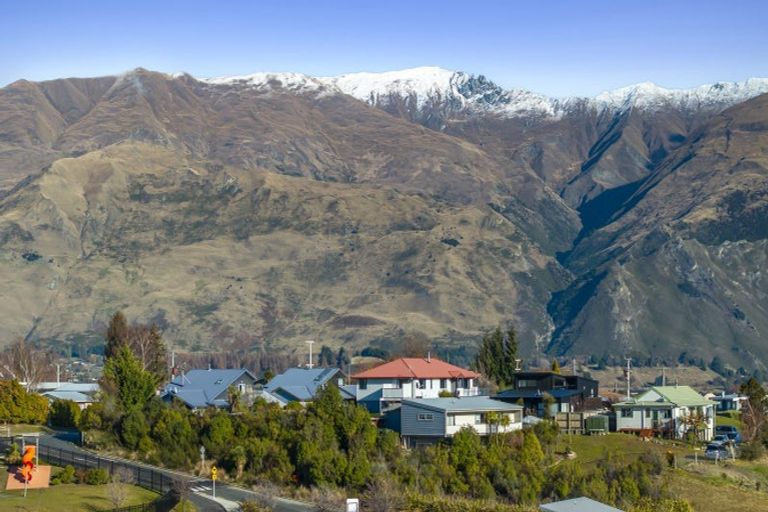 Photo of property in 49 Totara Terrace, Wanaka, 9305