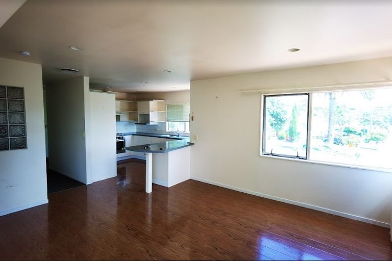 Photo of property in 8 Mandeville Place, Unsworth Heights, Auckland, 0632