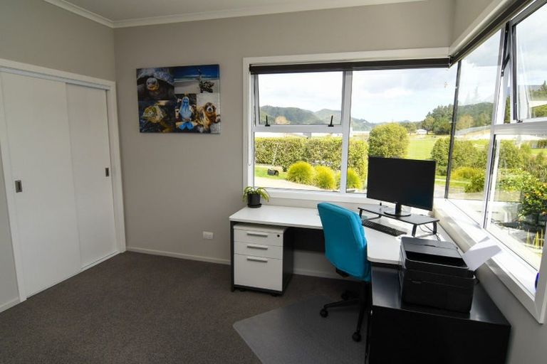 Photo of property in 25 Admiralty Place, Waikawa, Picton, 7220