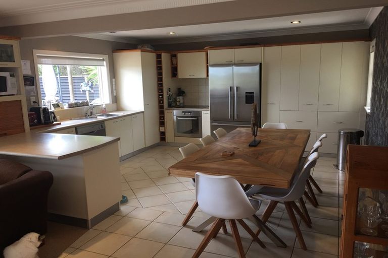 Photo of property in 95 Bradbury Road, Botany Downs, Auckland, 2010