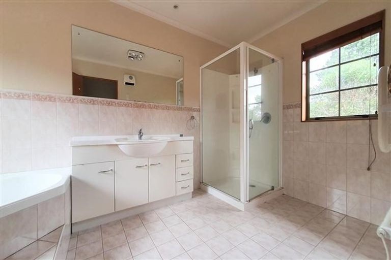 Photo of property in 30 Everlea Place, Alfriston, Auckland, 2105