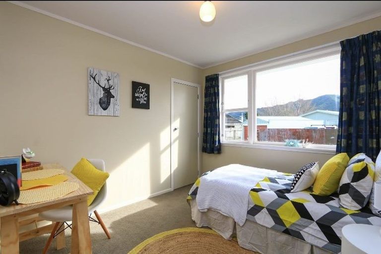 Photo of property in 147 Clouston Park Road, Clouston Park, Upper Hutt, 5018