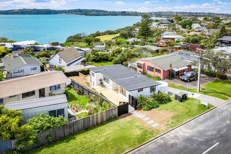 Photo of property in 23 Melandra Road, Stanmore Bay, Whangaparaoa, 0932