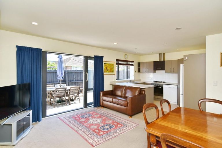 Photo of property in 26c Sawyers Arms Road, Northcote, Christchurch, 8052