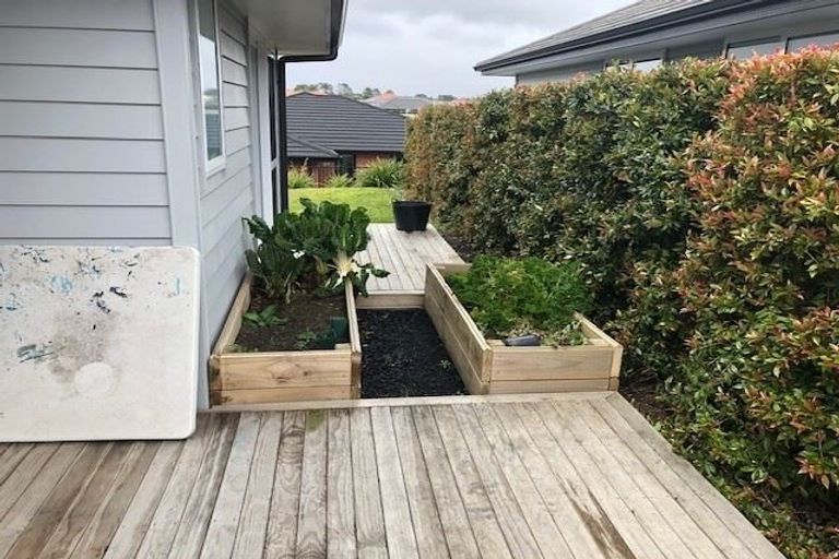 Photo of property in 9 Walnut Road, Riverhead, 0820