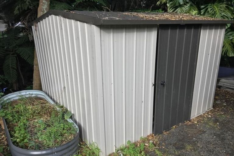 Photo of property in 4 Freshney Place, Hillpark, Auckland, 2102