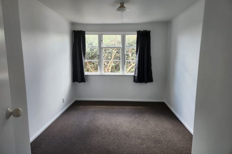 Photo of property in 8 Nutsey Avenue, Northcote, Auckland, 0627