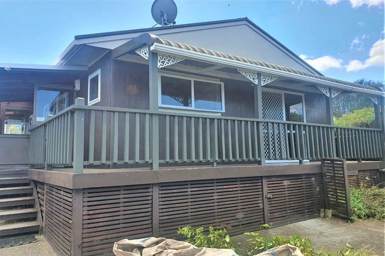 Photo of property in 2 Bellringer Road, Massey, Auckland, 0614