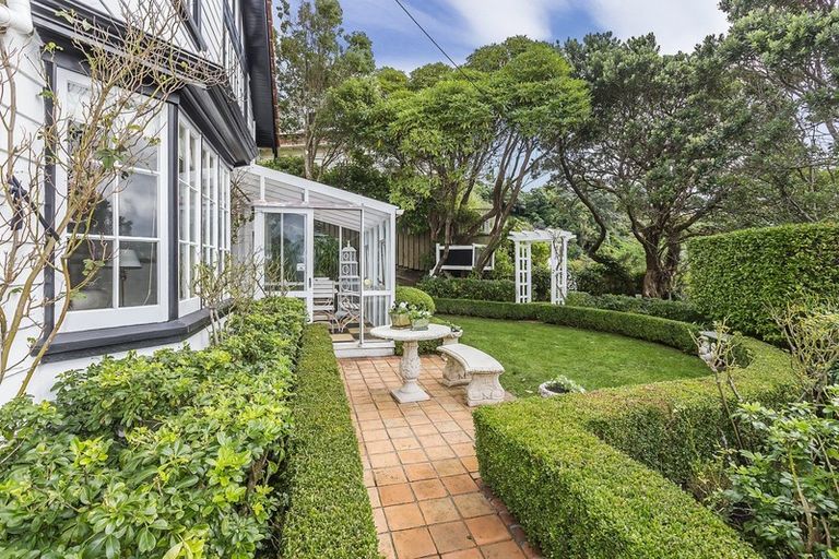 Photo of property in 2 Cluny Avenue, Kelburn, Wellington, 6012