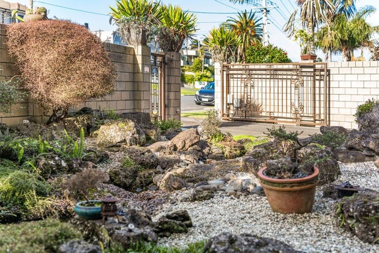 Photo of property in 1/3 Morrow Avenue, Bucklands Beach, Auckland, 2012