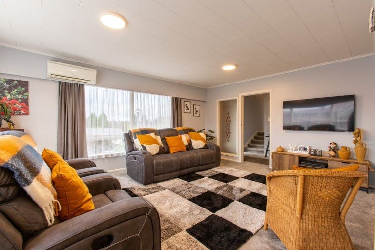 Photo of property in 11 Ries Street, Dannevirke, 4930