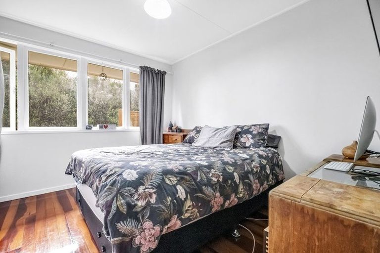 Photo of property in 8 Tawa Place, Waiuku, 2123