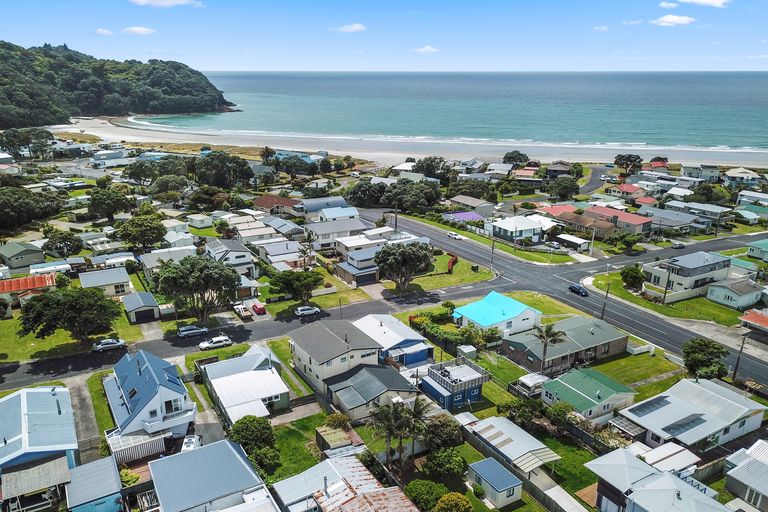 Photo of property in 27 Ocean View Road, Waihi Beach, 3611