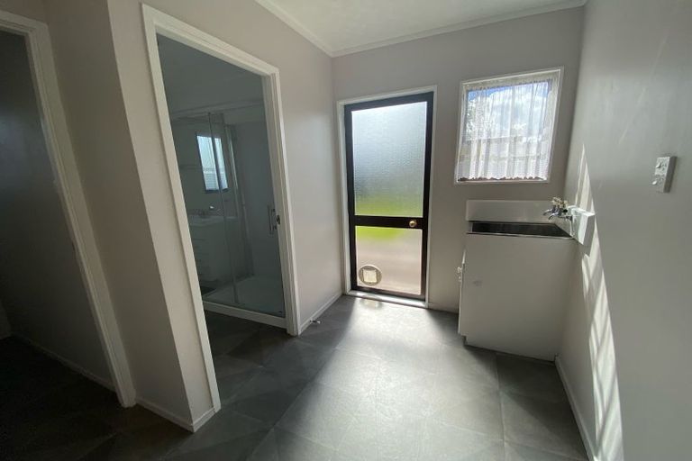 Photo of property in 88 Hepburn Road, Glendene, Auckland, 0602