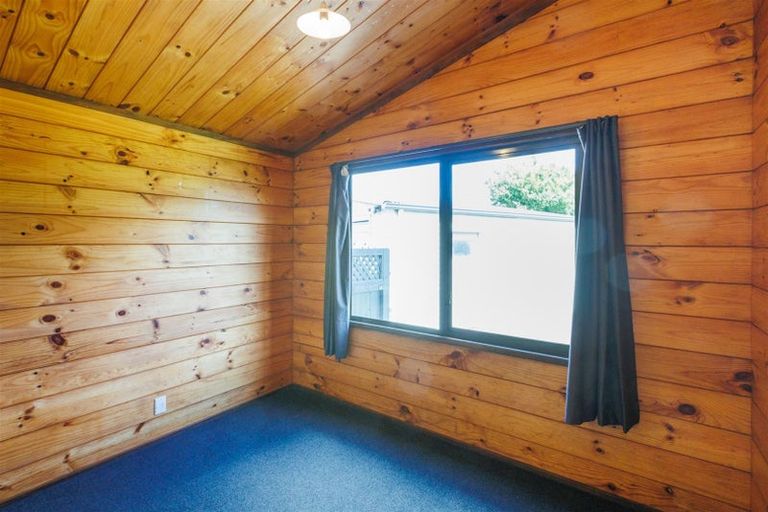 Photo of property in 11 Waltham Court, Cloverlea, Palmerston North, 4412