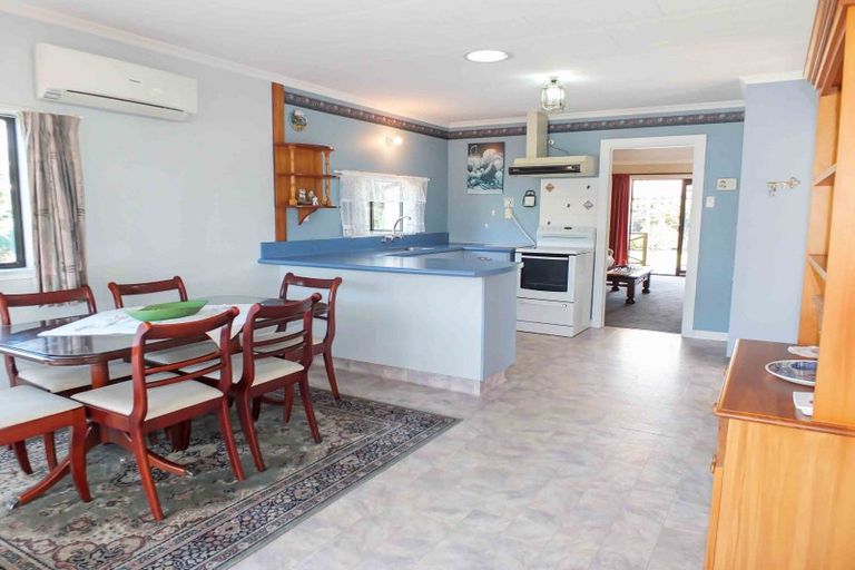 Photo of property in 22 Shortt Street, Foxton Beach, Foxton, 4815