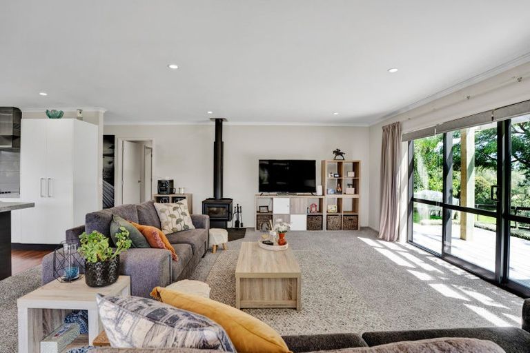 Photo of property in 88 Te Arei Road, Lepperton, New Plymouth, 4373