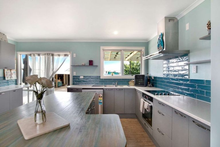 Photo of property in 11 Bovis Street, Shannon, 4821