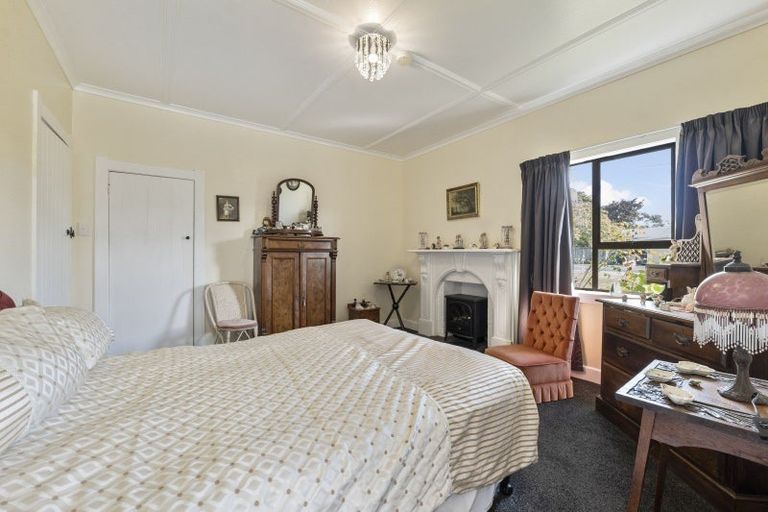 Photo of property in 17 Graham Street, Eltham, 4322