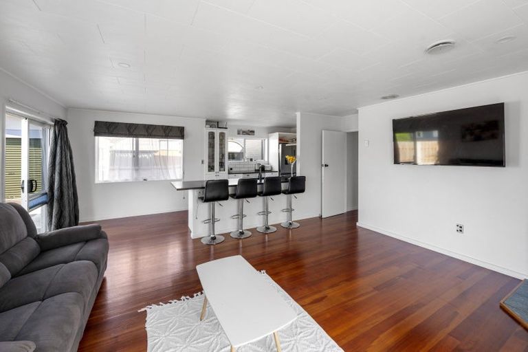 Photo of property in 30 Sutton Avenue, Clive, 4102