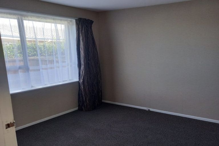 Photo of property in 2/28 Brixton Street, Islington, Christchurch, 8042