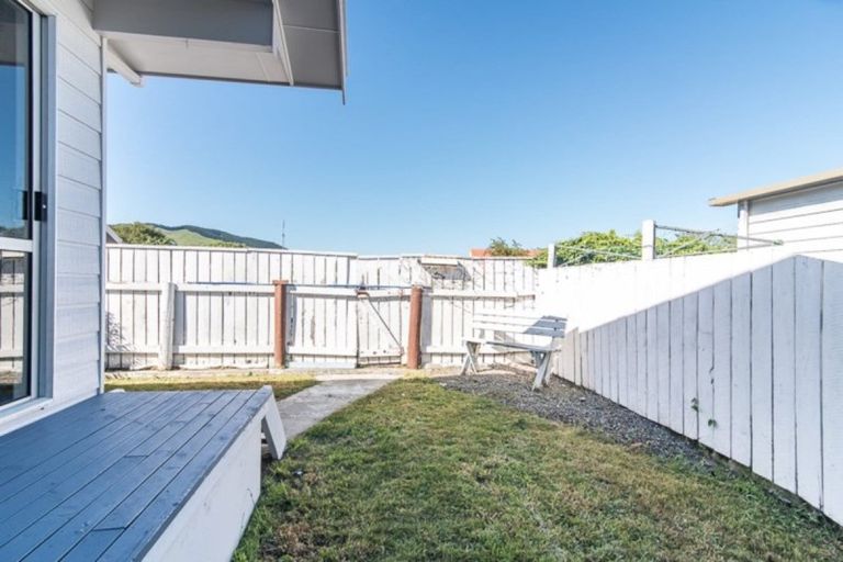 Photo of property in 4 Martin Street, Waikanae, 5036