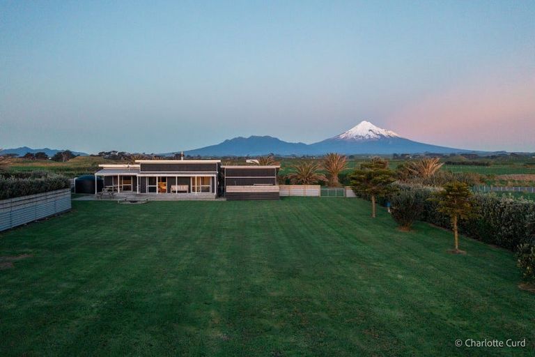 Photo of property in 77 Anglers Avenue, Warea, New Plymouth, 4381