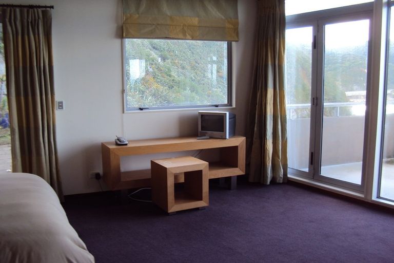 Photo of property in 114 The Esplanade, Houghton Bay, Wellington, 6023