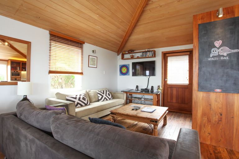 Photo of property in 21 Calvert Road, Raglan, 3297