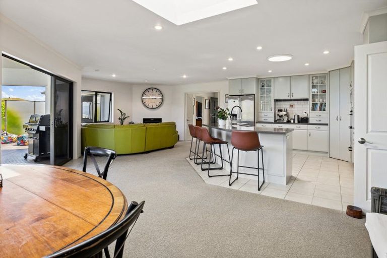 Photo of property in 80 Tarapatiki Drive, Whitianga, 3510