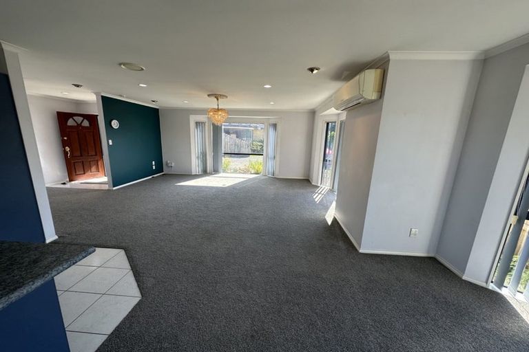 Photo of property in 51 Robin Brooke Drive, Flat Bush, Auckland, 2019