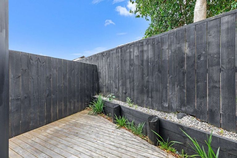 Photo of property in 3/68 Smythe Road, Henderson, Auckland, 0612