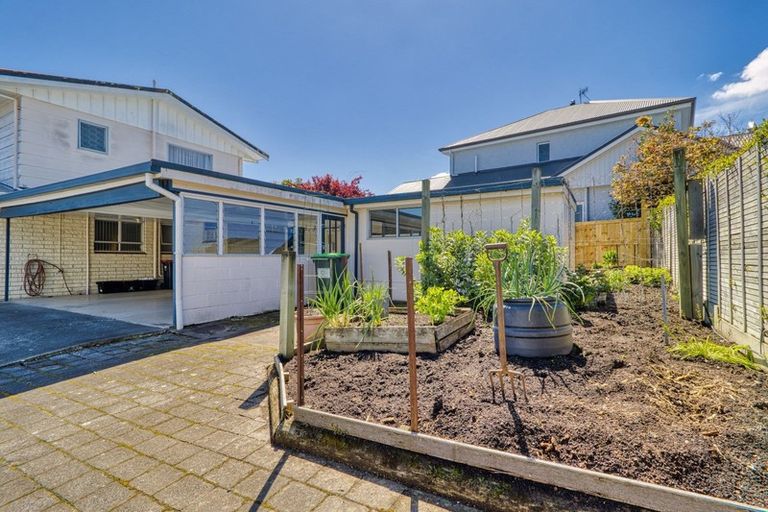 Photo of property in 94 Te Mata Road, Havelock North, 4130