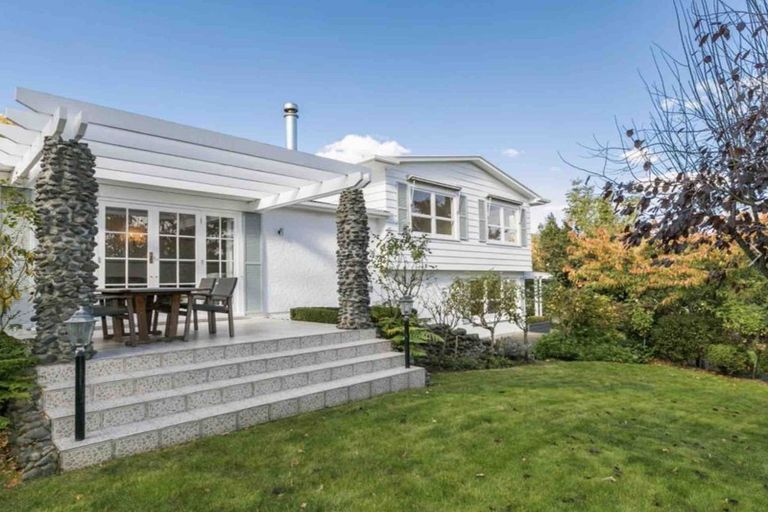 Photo of property in 3 Muritai Crescent, Havelock North, 4130